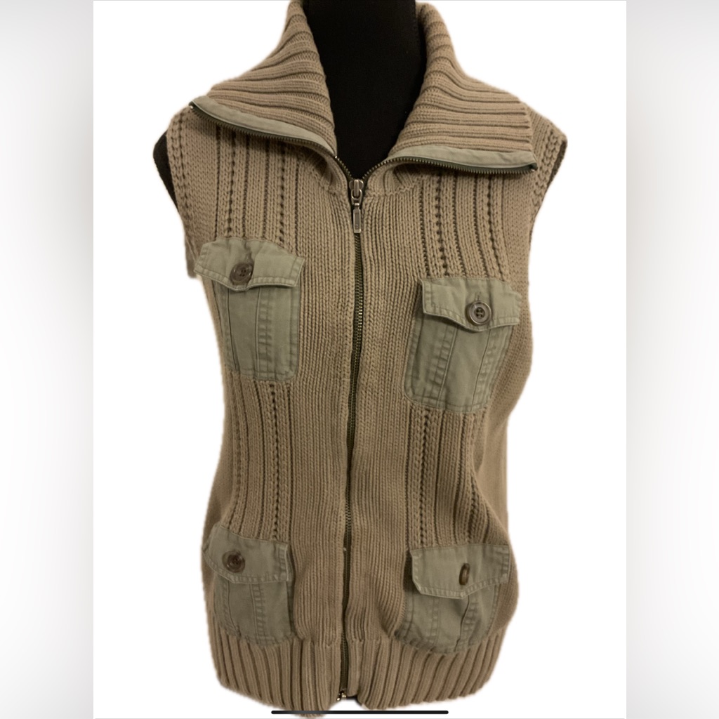 Eddie Bauer Brown/ Olive Zip-Up Sweater Vest With 2 Way Zipper & Pockets.